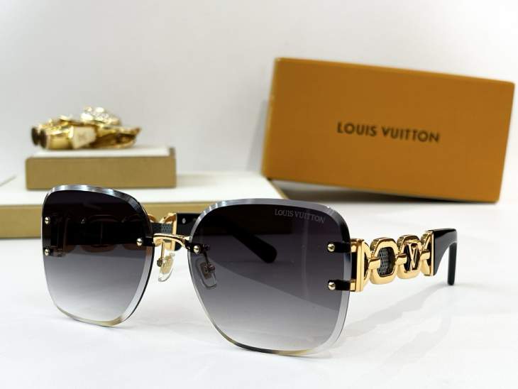 Picture of Louis Vuitton Sunglasses _SKUfw75331594fw